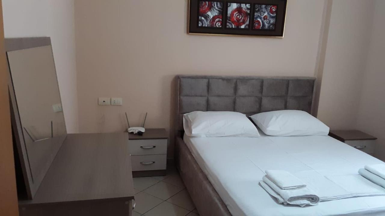 Lungomare Apartament Sea View Vlorë Esterno foto