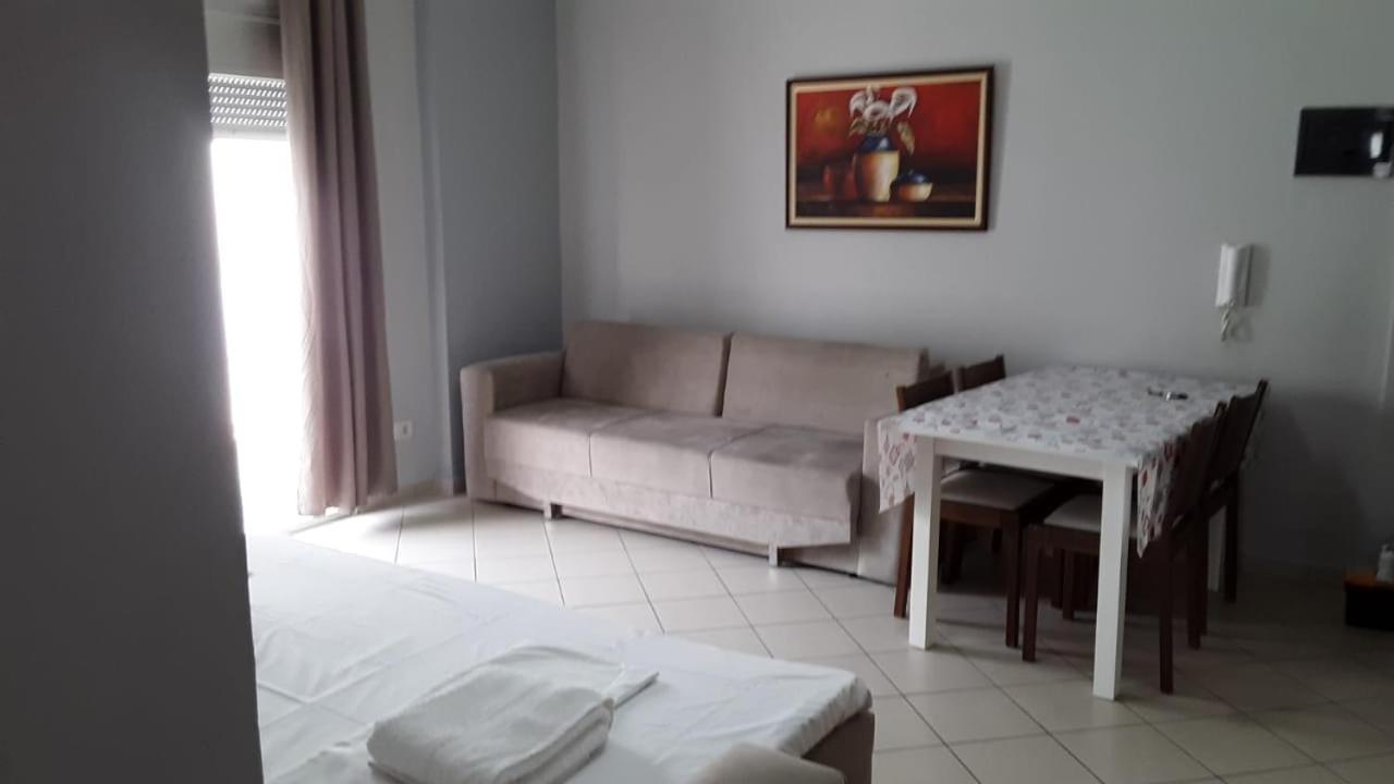 Lungomare Apartament Sea View Vlorë Esterno foto
