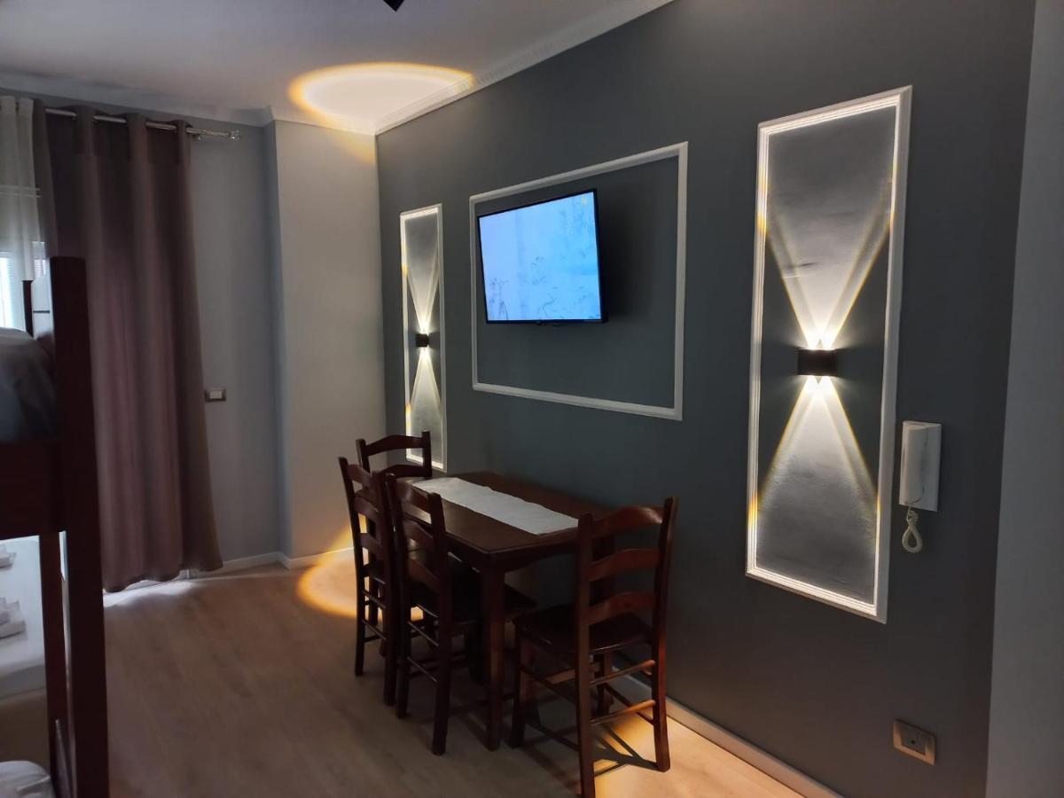 Lungomare Apartament Sea View Vlorë Esterno foto