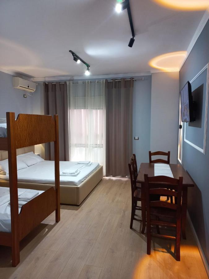 Lungomare Apartament Sea View Vlorë Esterno foto