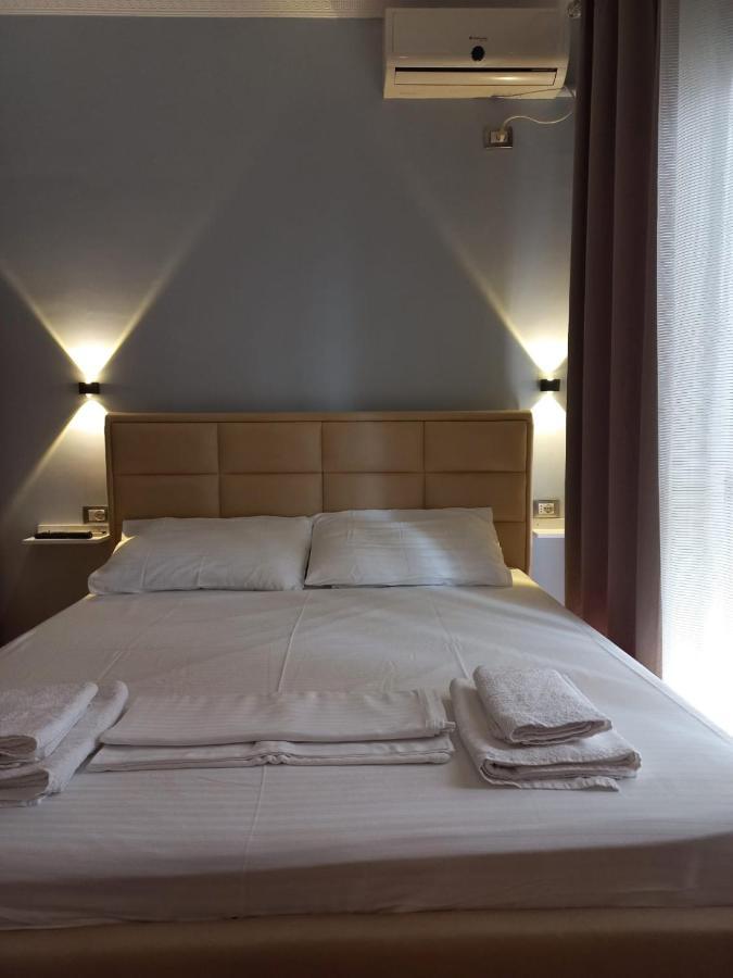 Lungomare Apartament Sea View Vlorë Esterno foto