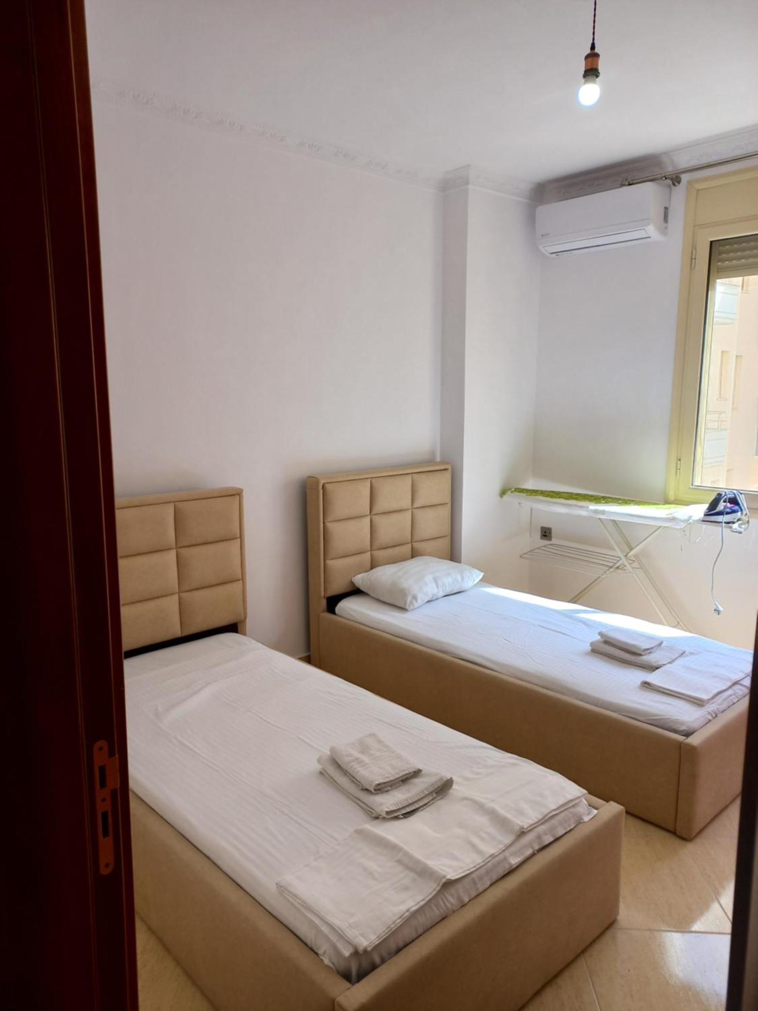 Lungomare Apartament Sea View Vlorë Esterno foto