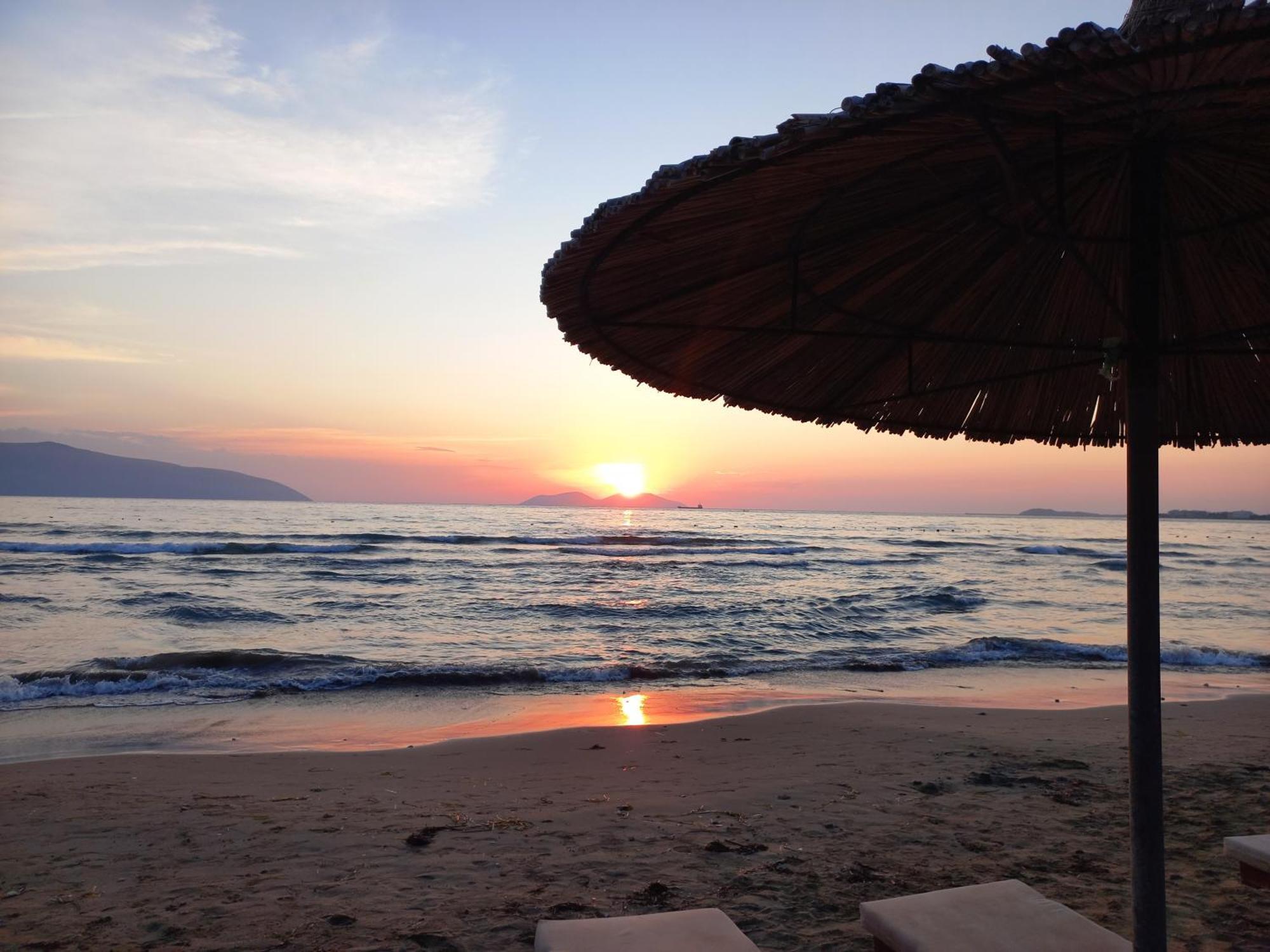 Lungomare Apartament Sea View Vlorë Esterno foto